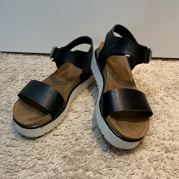 Platform Sandals - Picture 1 of 7